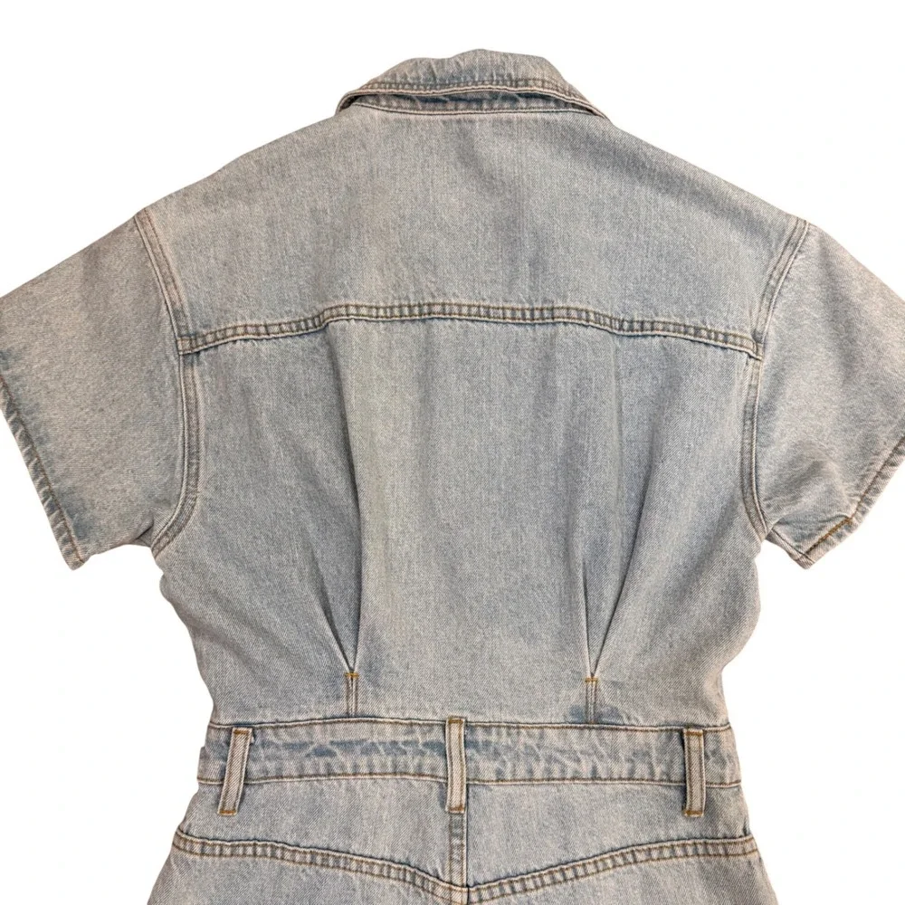Le‎ Lis Collection Womens Light Wash Denim Utility Romper Short Sleeve Small NEW